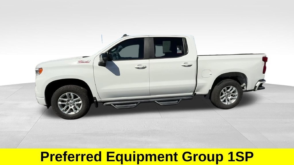 Used 2022 Summit White Chevrolet RST image 3