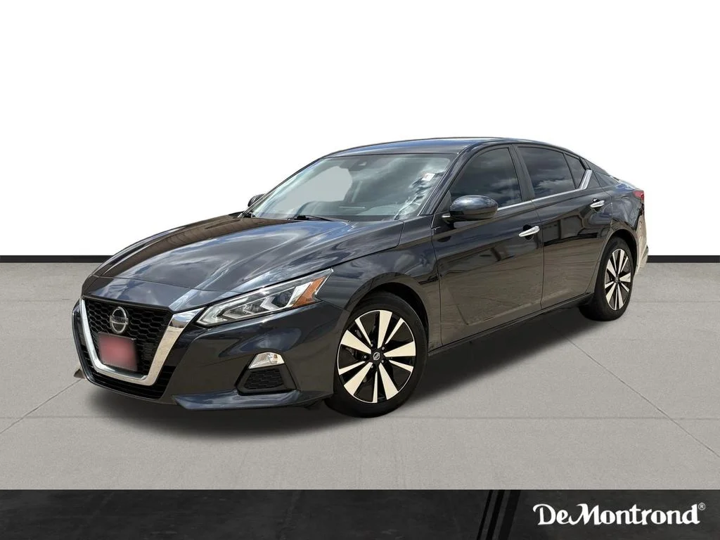 Used 2022 Storm Blue Metallic Nissan 2.5 SV image 1