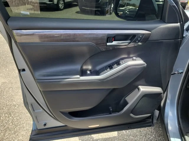 2021 Toyota Highlander Platinum - Photo 22