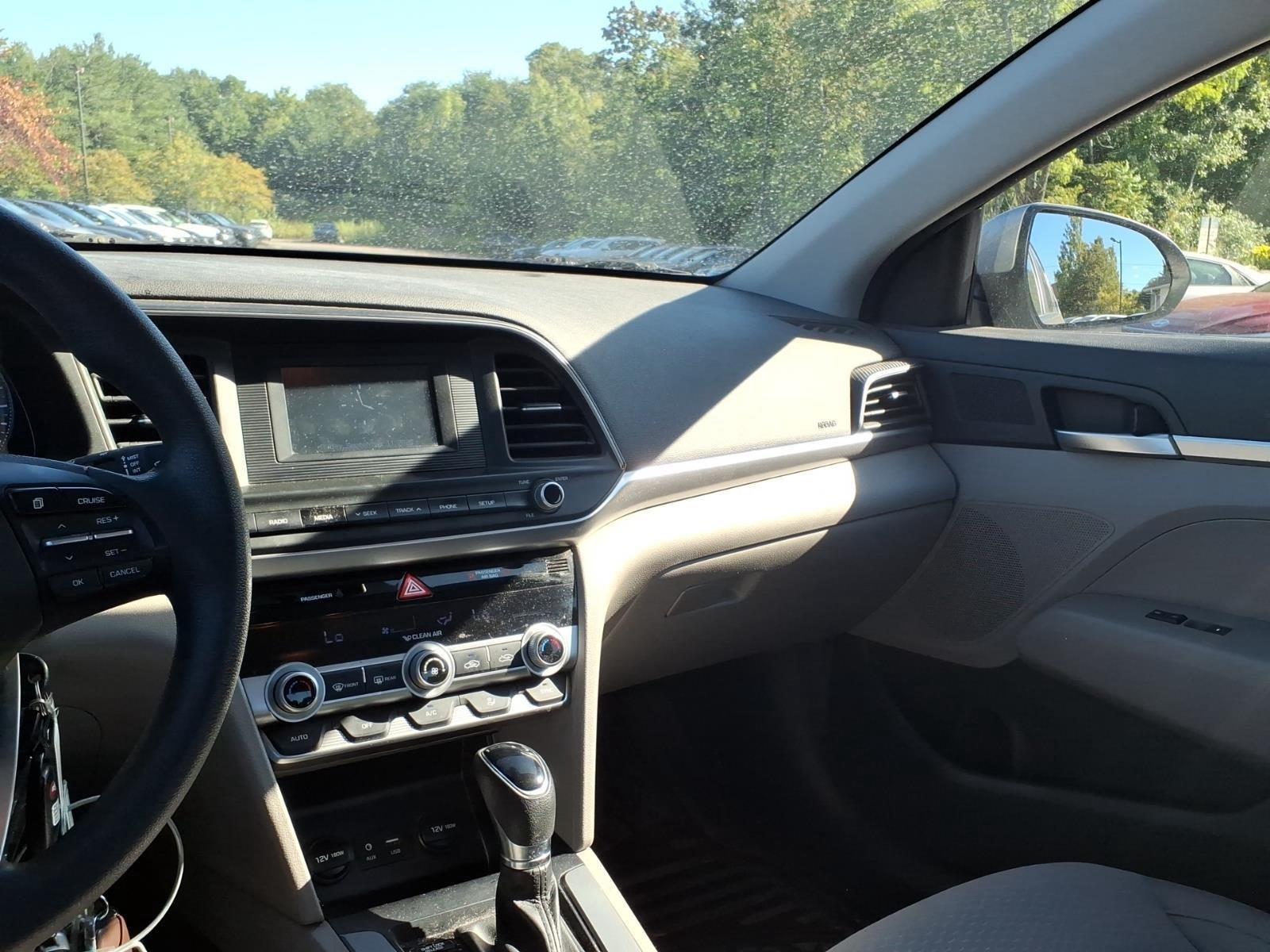 Used 2020 Fluid Metal Hyundai SE image 19