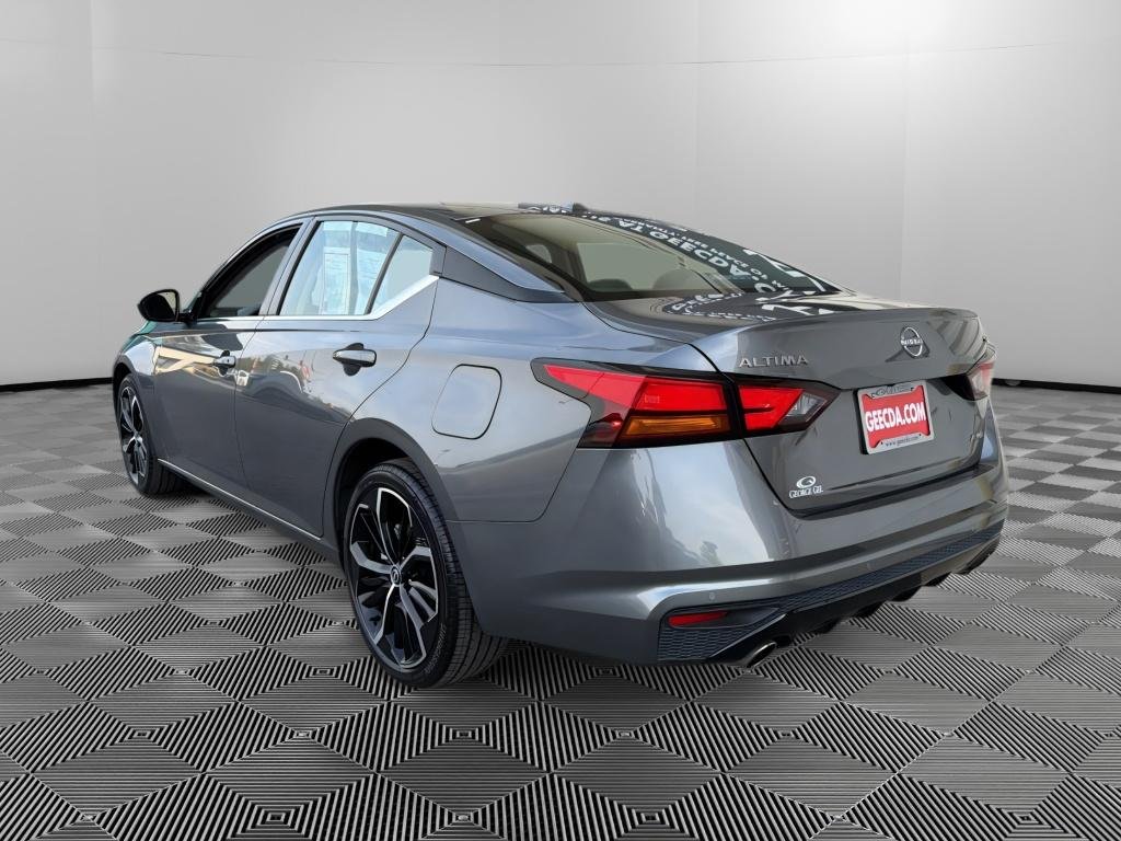 Used 2025 Grey Nissan SR image 6