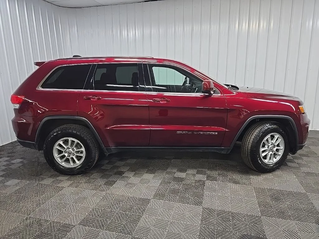 Used 2018 Jeep Grand Cherokee Laredo with VIN 1C4RJFAG0JC267688 for sale in Ithaca, NY