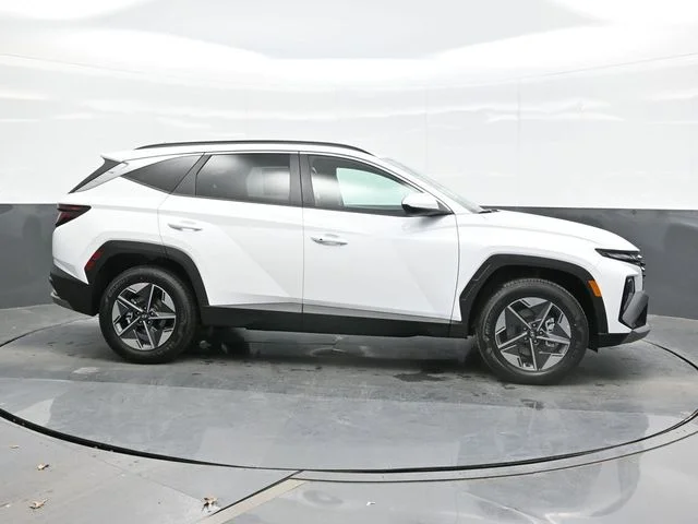 New 2026 White Hyundai SEL image 8
