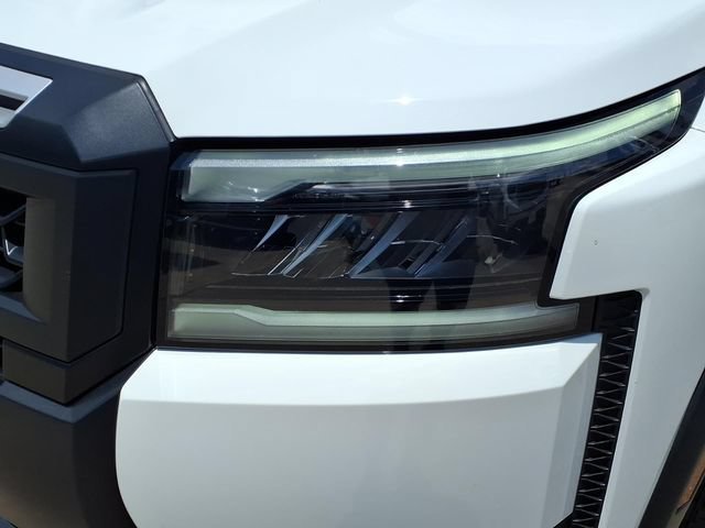 Used 2026  Nissan PRO-X image 9