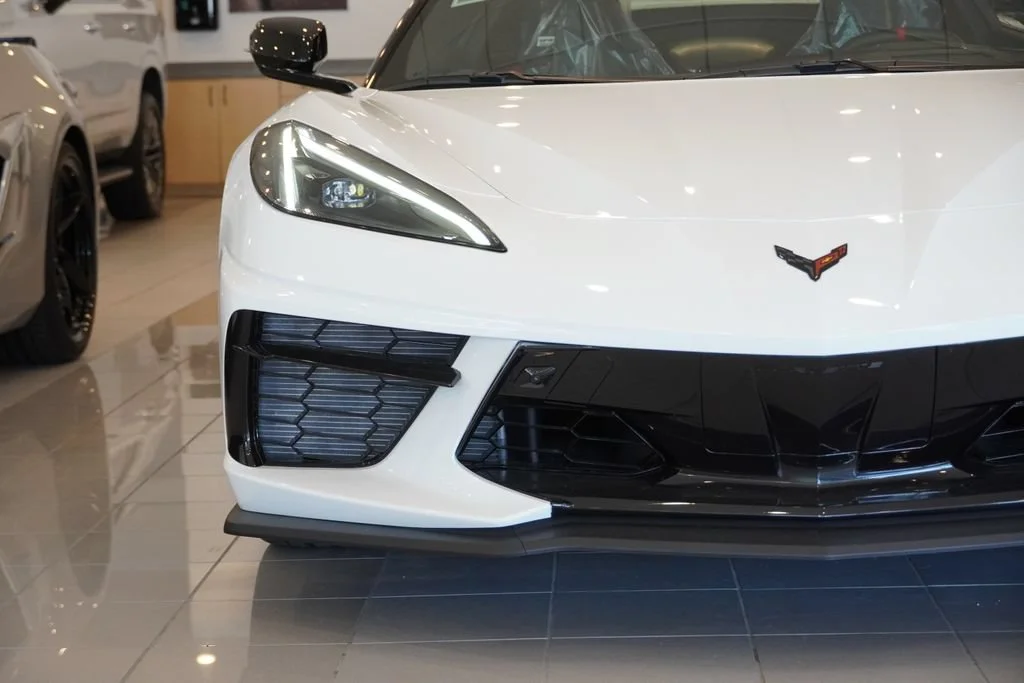 New 2026 Arctic White Chevrolet 2LT image 22