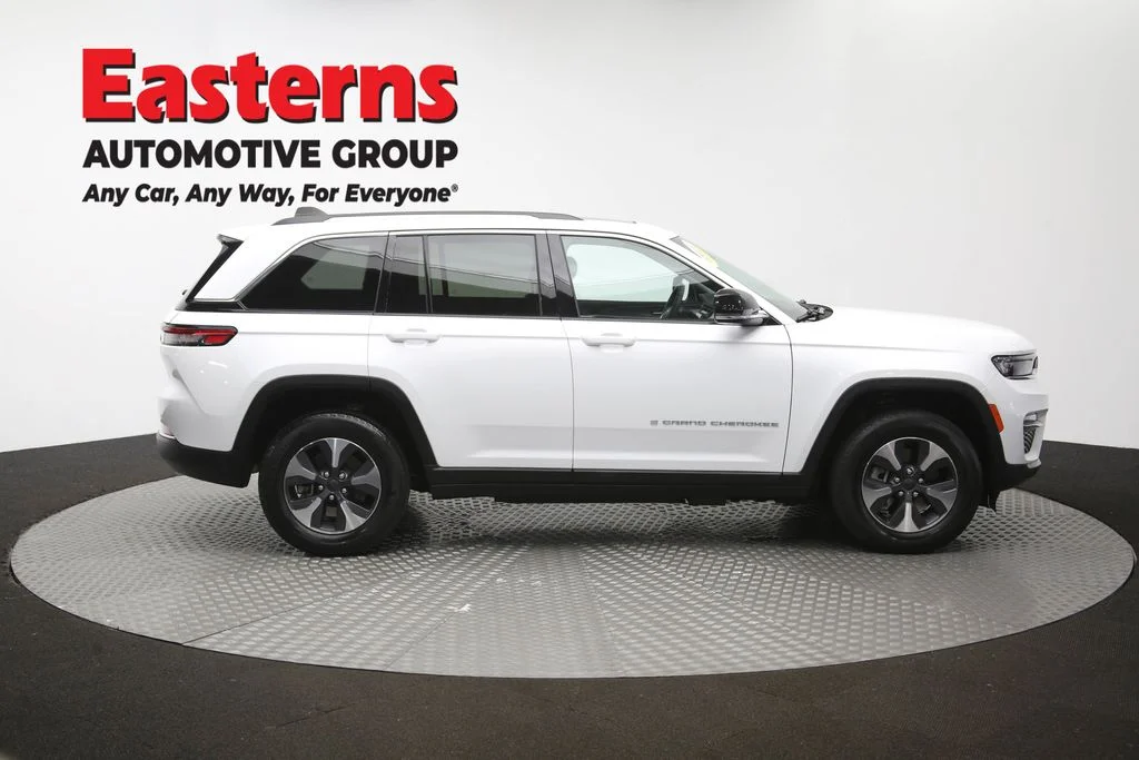 Used 2022 White Jeep 4xe image 48