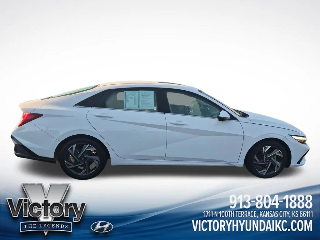 Used 2024 White Hyundai Limited image 6