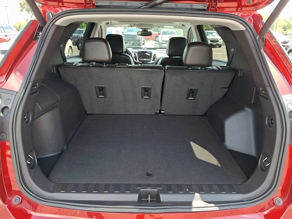 Used 2023 RADIANT RED TINTCOAT Chevrolet Premier image 64