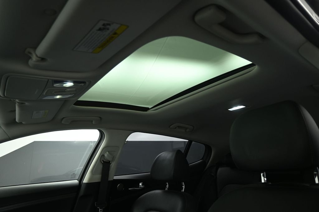 Used 2019 Black Kia Premium image 21