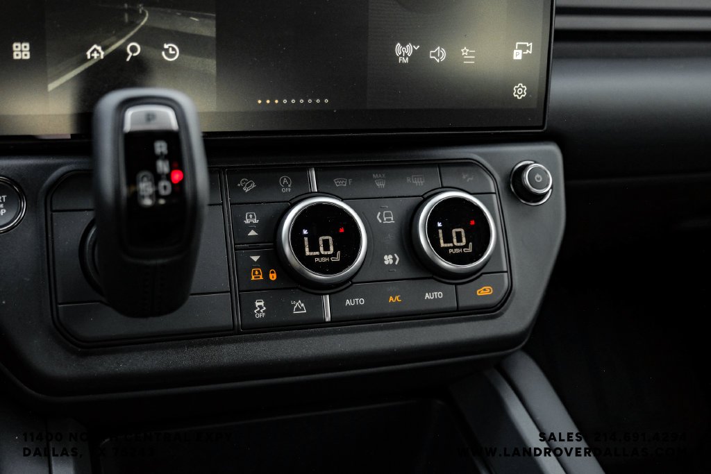 New 2026 Fuji White Land Rover X-Dynamic SE image 25