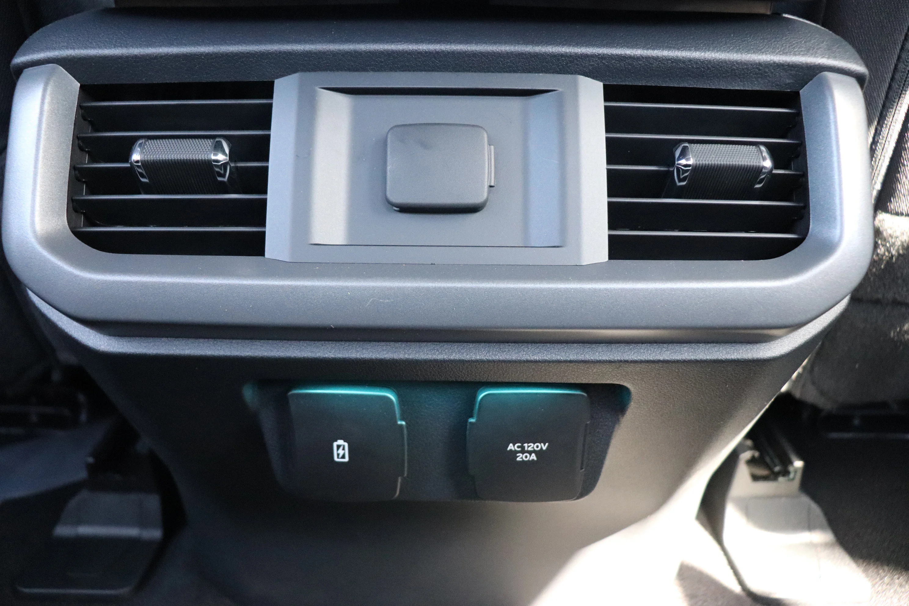 New 2026 AVALANCHE Ford XLT image 18