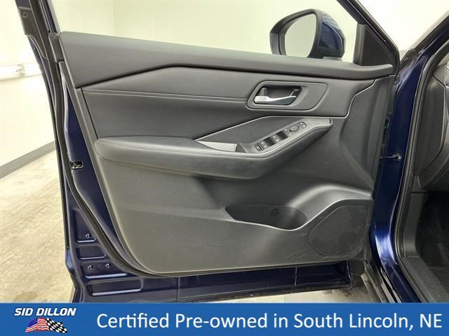Used 2024 Deep Ocean Blue Pearl Nissan SV image 16