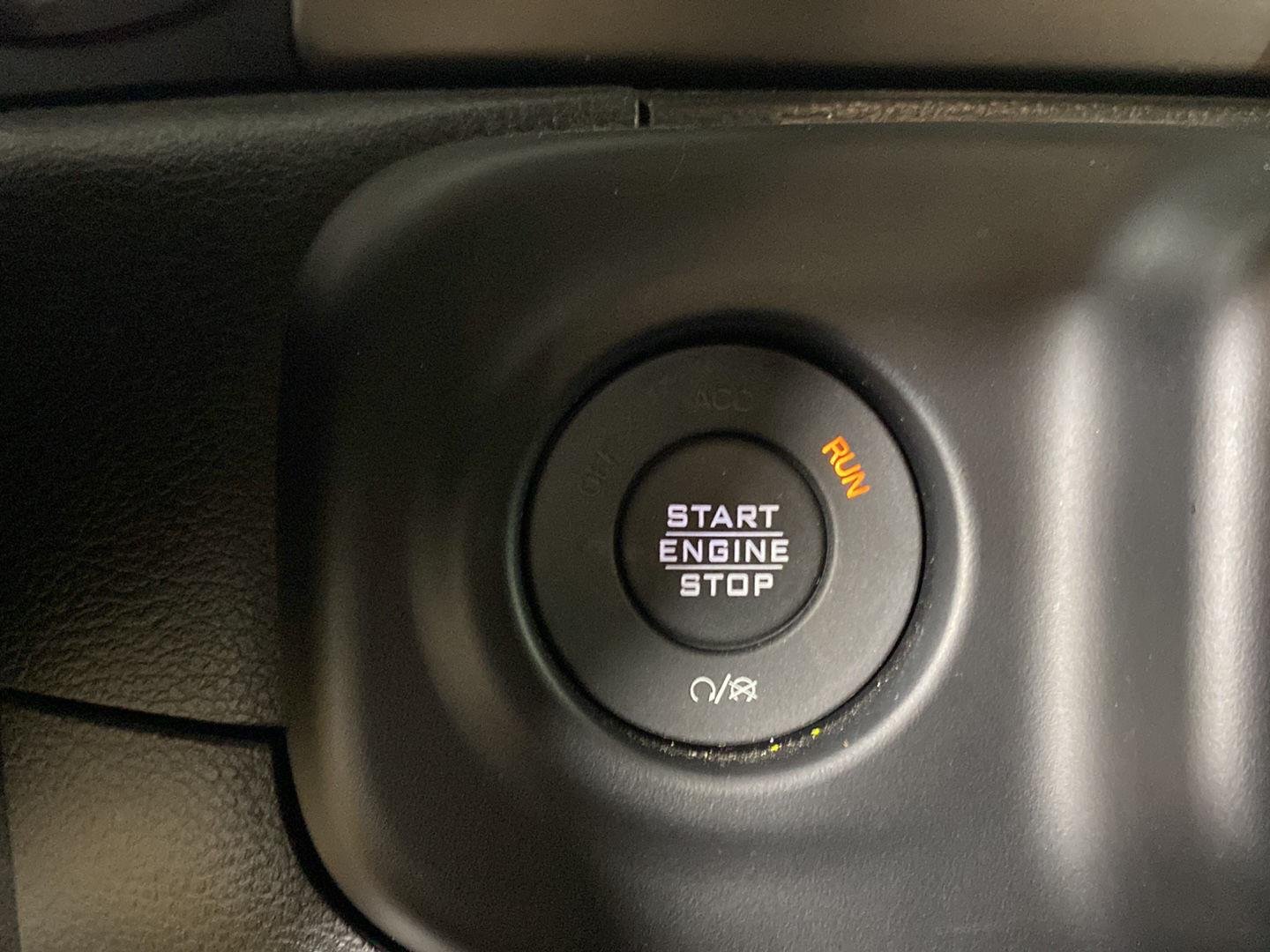 Used 2019 Hellayella Clearcoat Jeep Sport S image 9