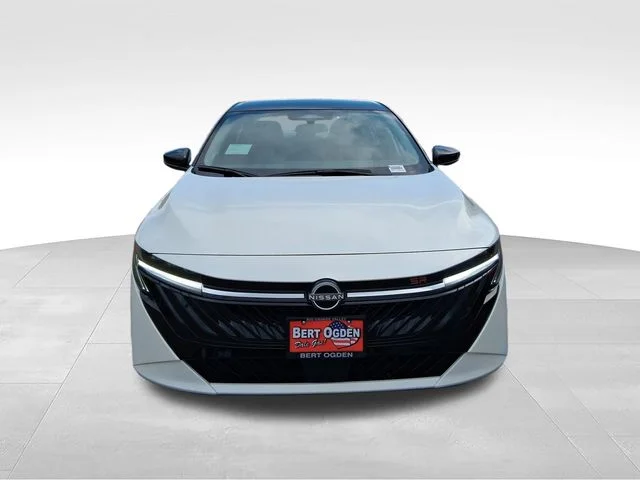 New 2026 Aspen White TriCoat / Super Black Two-tone Nissan SR image 2