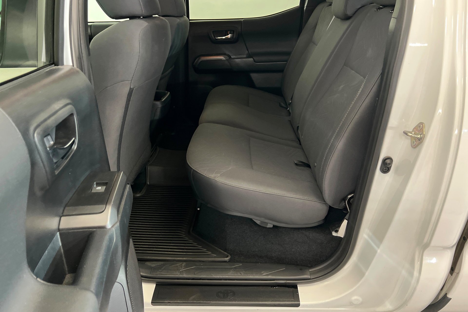 Used 2019 SUPER WHITE Toyota TRD Off-Road image 22