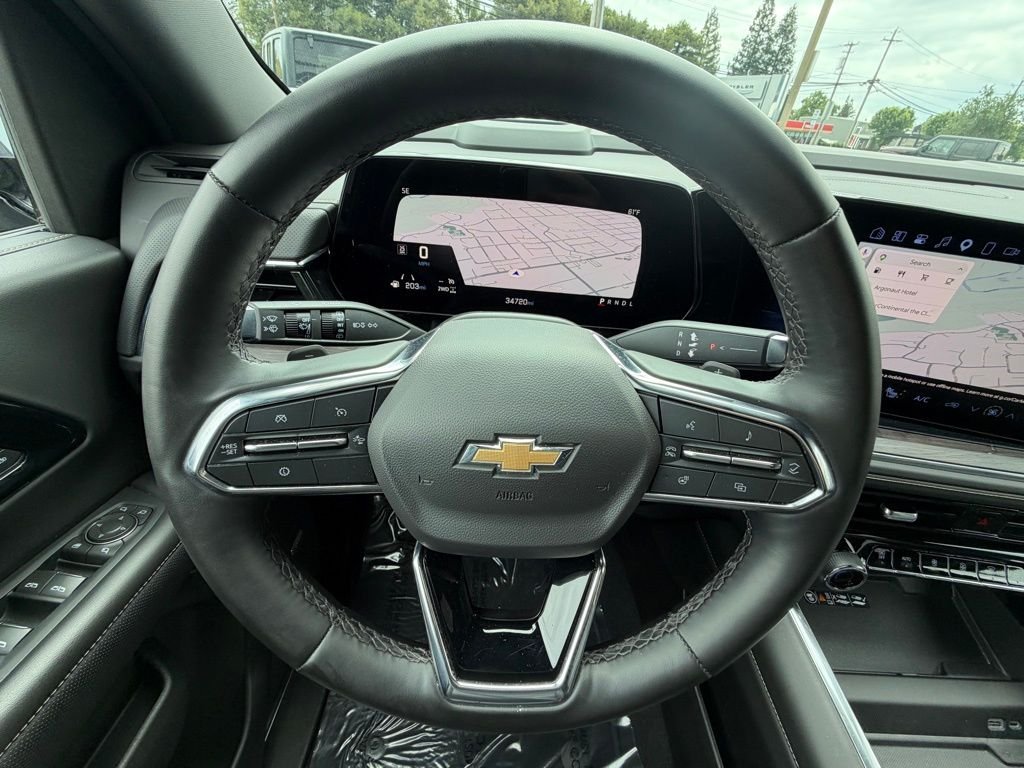 Used 2025 Gray Chevrolet Premier image 18