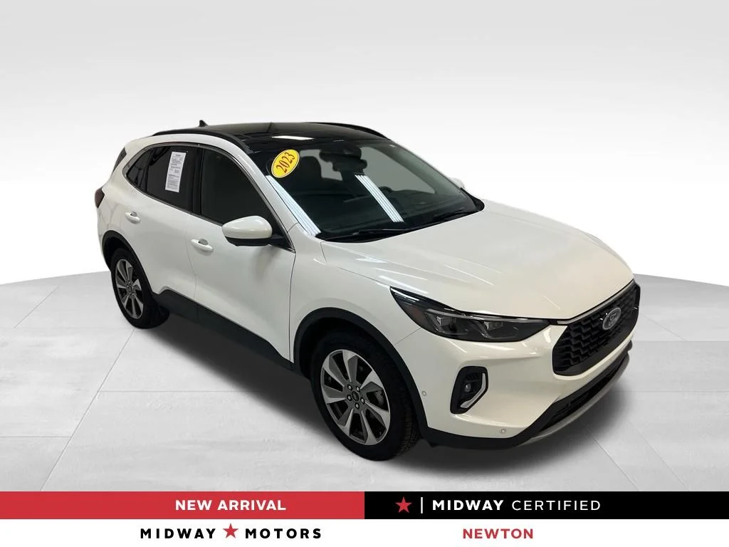 Used 2023 White Ford Platinum image 1