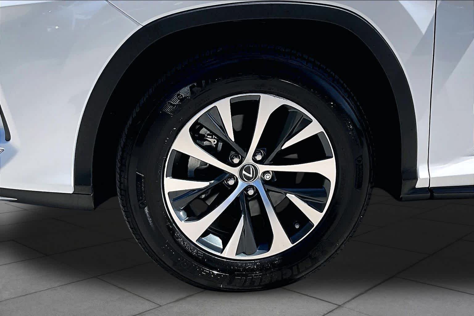Used 2022 Eminent White Pearl Lexus  image 11