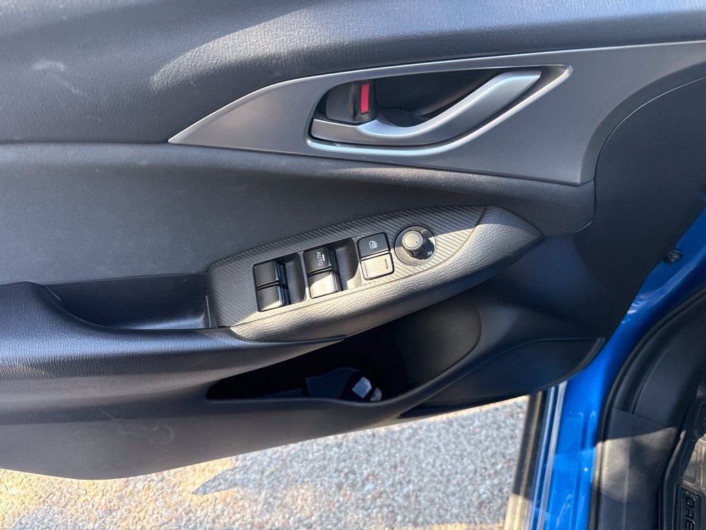 Used 2016 Blue Mazda Sport image 19
