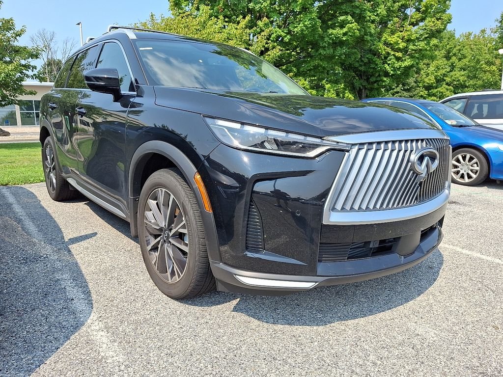 Used 2026 Black INFINITI LUXE image 1