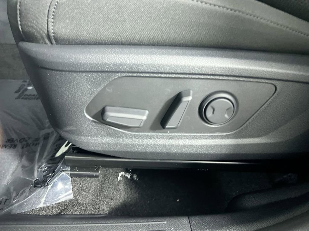 New 2026 Ebony Black Kia LX image 15