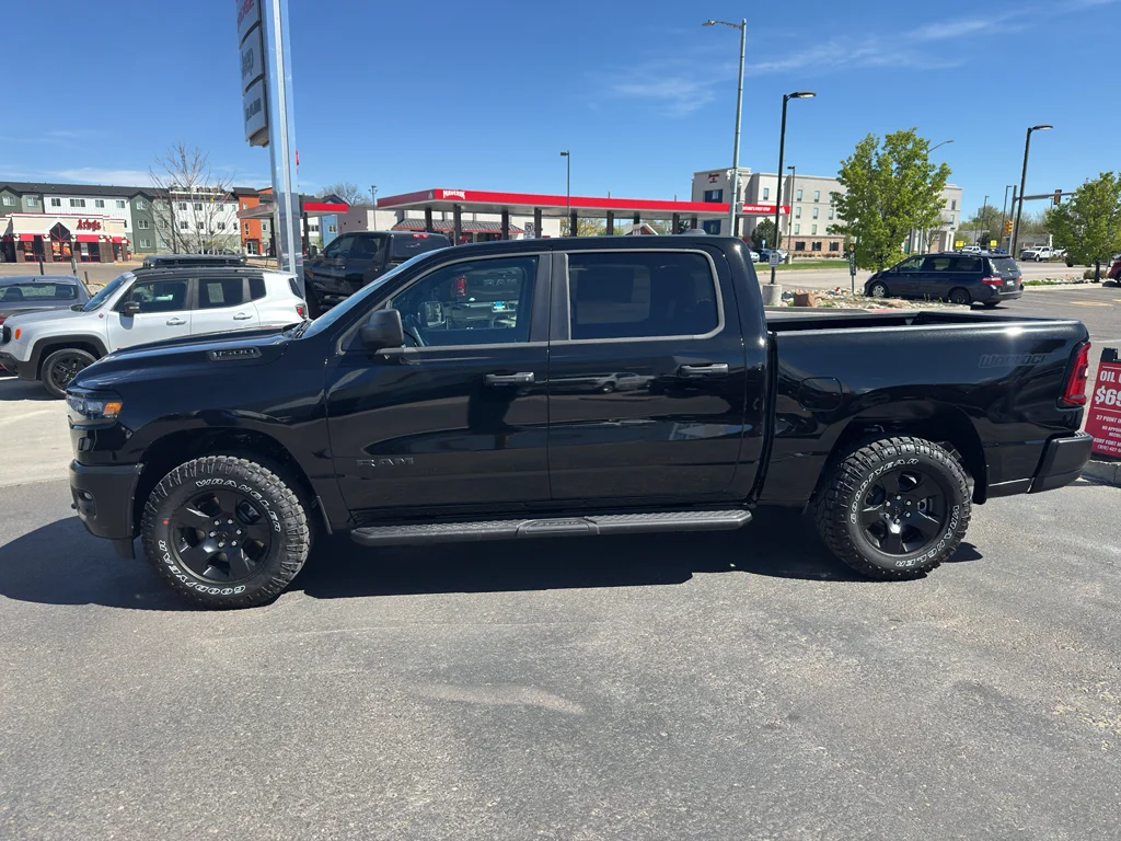 New 2026 Diamond Black Crystal Pearl-Coat Exterior Paint RAM Warlock image 2