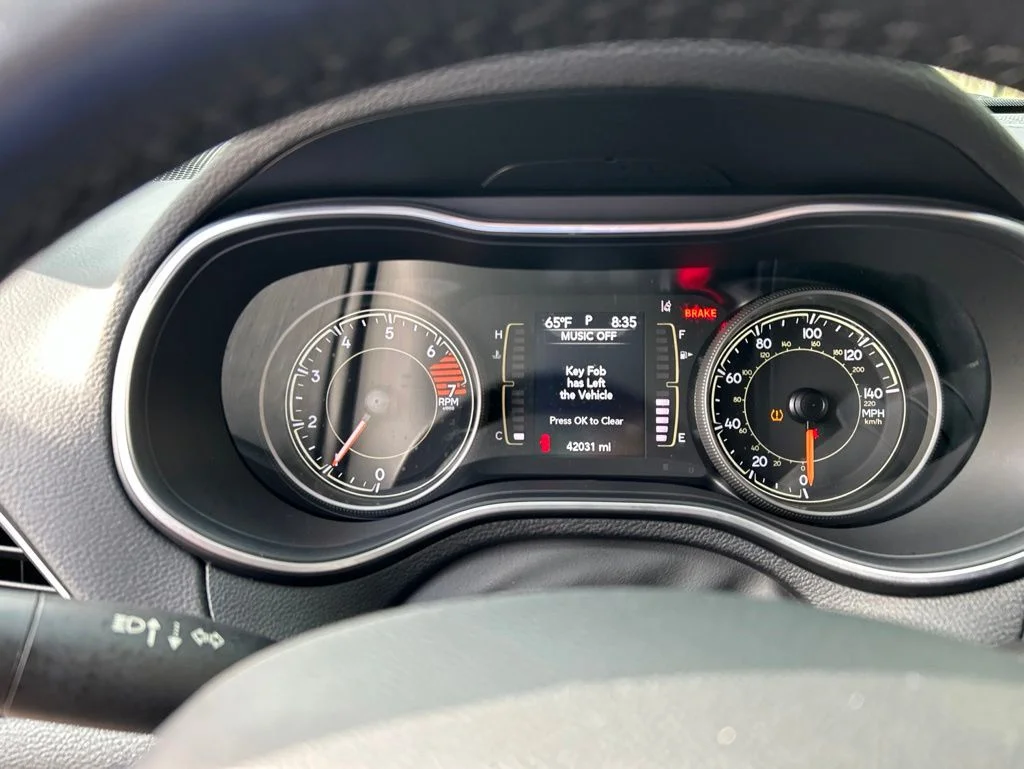 Used 2021 Orange Jeep Altitude image 19