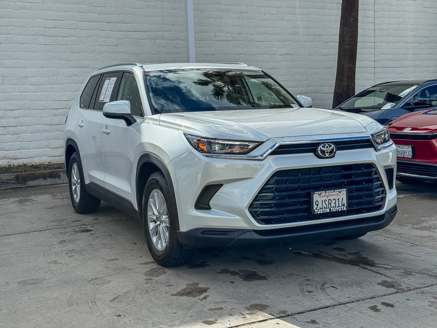 Certified Used 2024 Beige Toyota XLE image 3