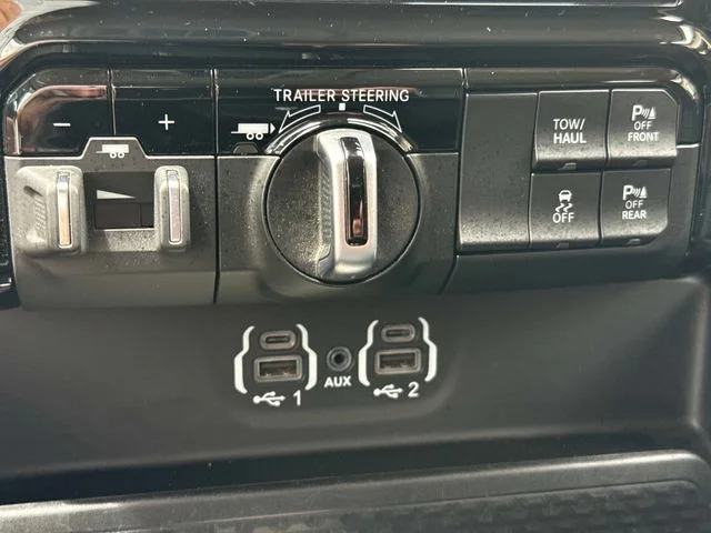 Used 2021 Red Ram Laramie image 28