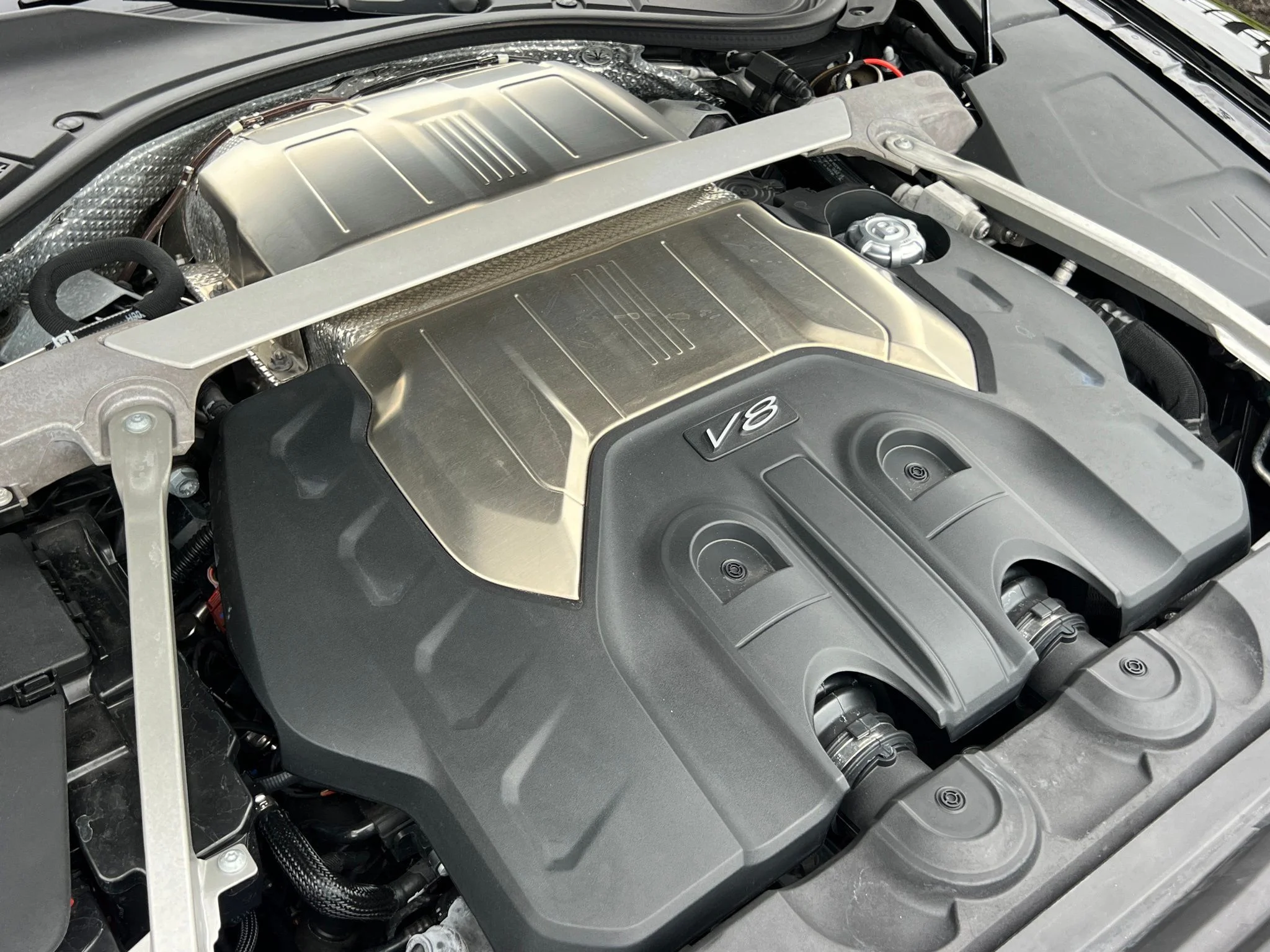 Used 2022 Black Bentley V8 image 42