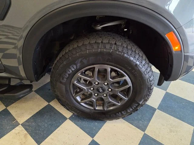 Used 2025 Gray Ford XLT image 9