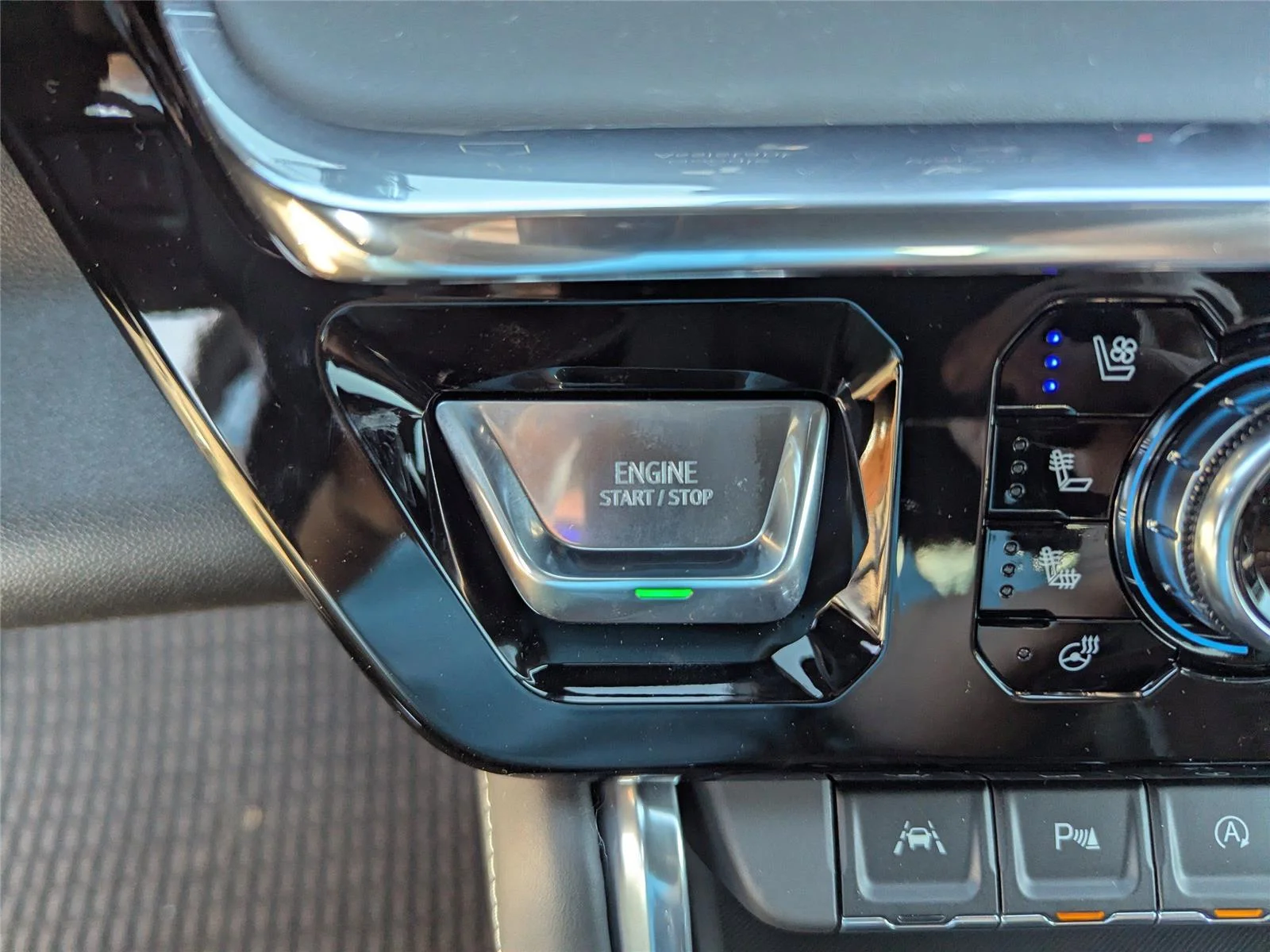 New 2026 Onyx Black GMC Denali Ultimate image 30