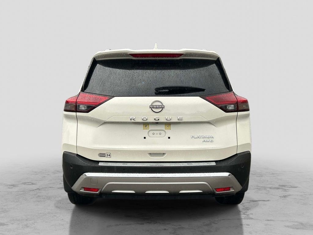 Used 2023 White Nissan Platinum image 4