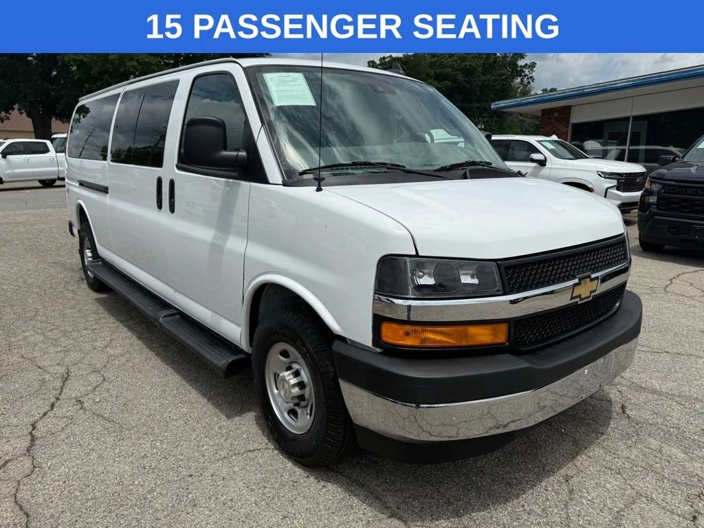 Used 2023 Summit White Chevrolet 1LT image 7