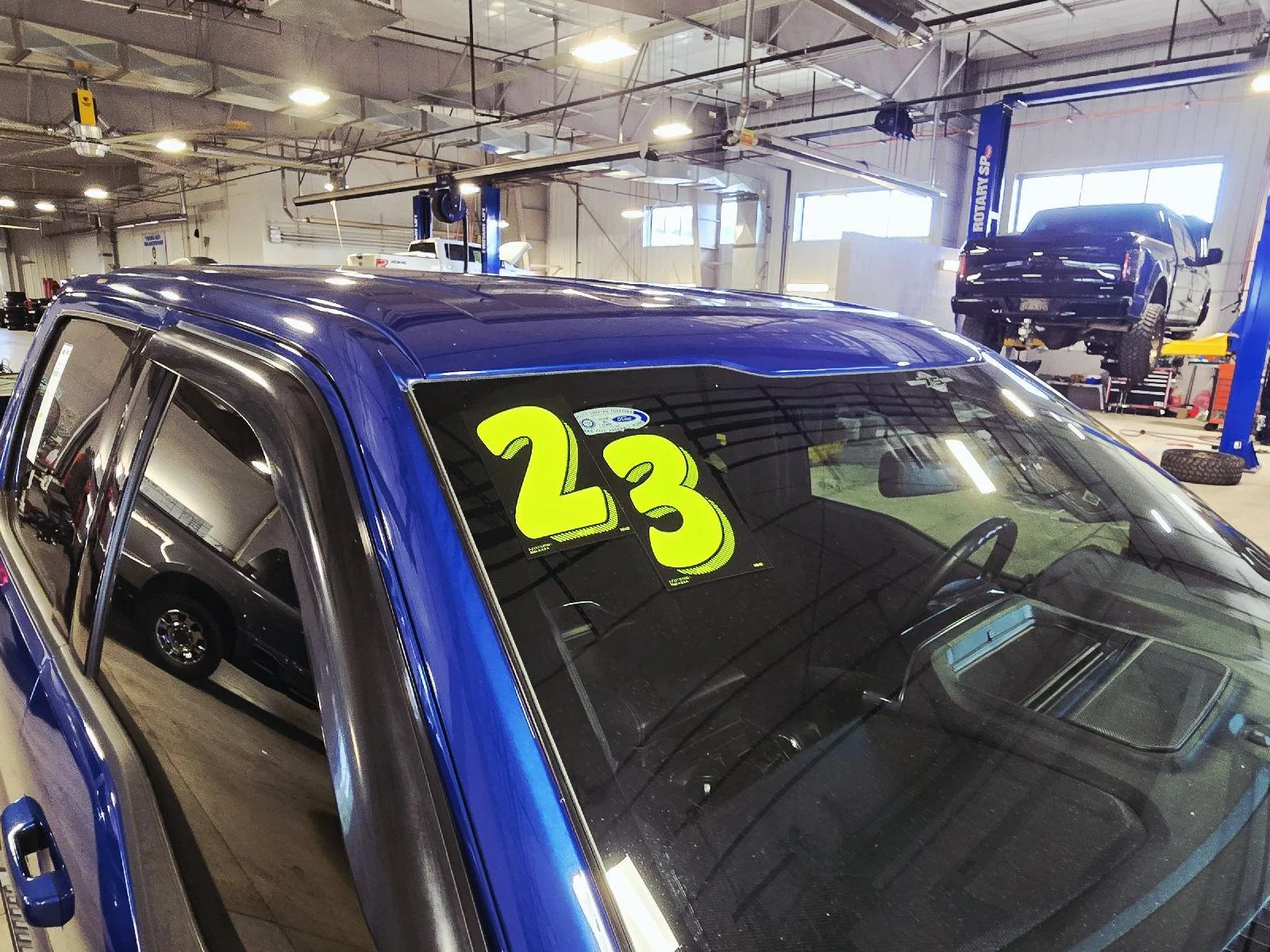 Used 2023 Atlas Blue Ford XLT image 14
