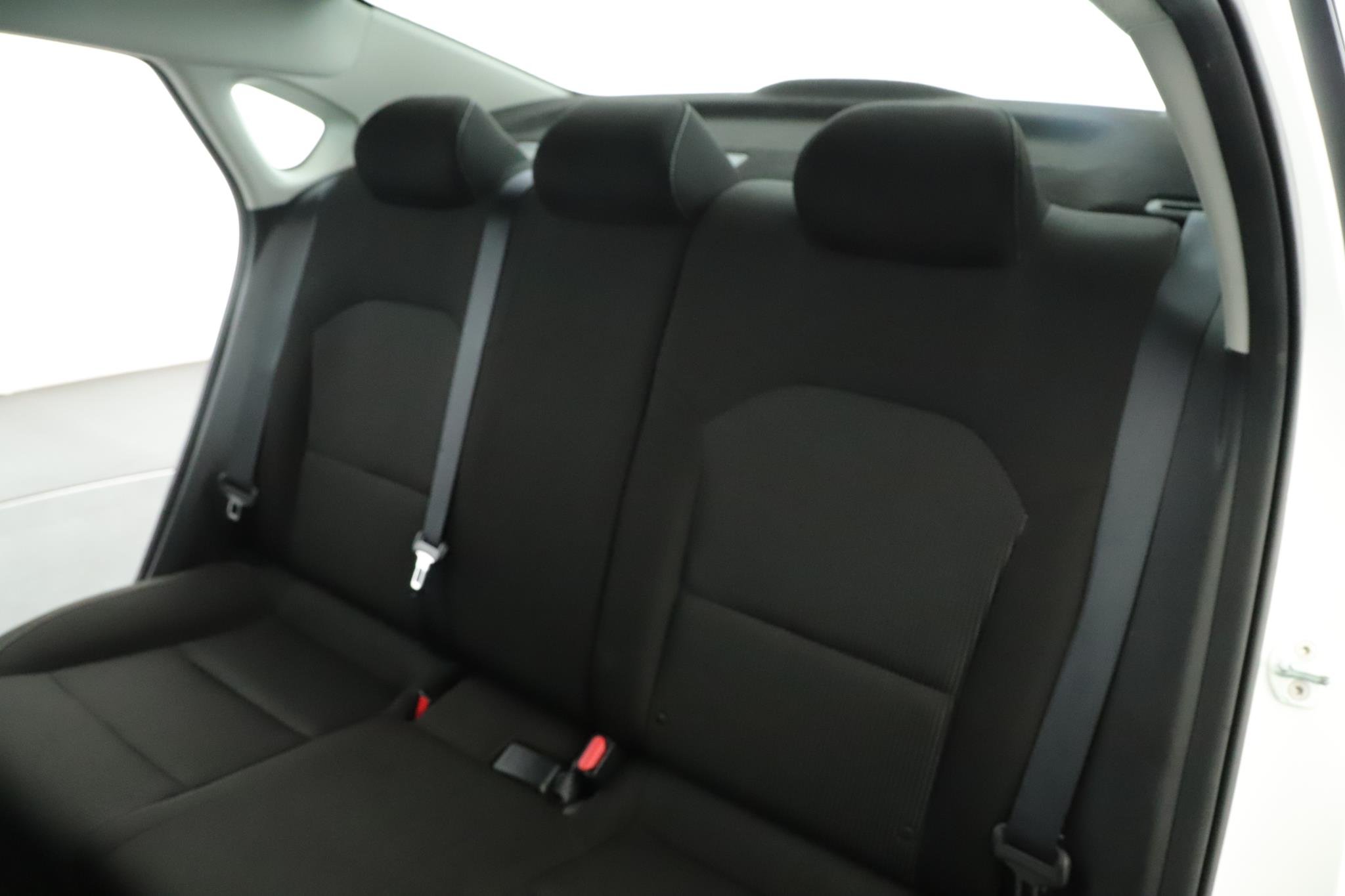 Used 2021 Snow White Pearl Kia LXS IVT image 5