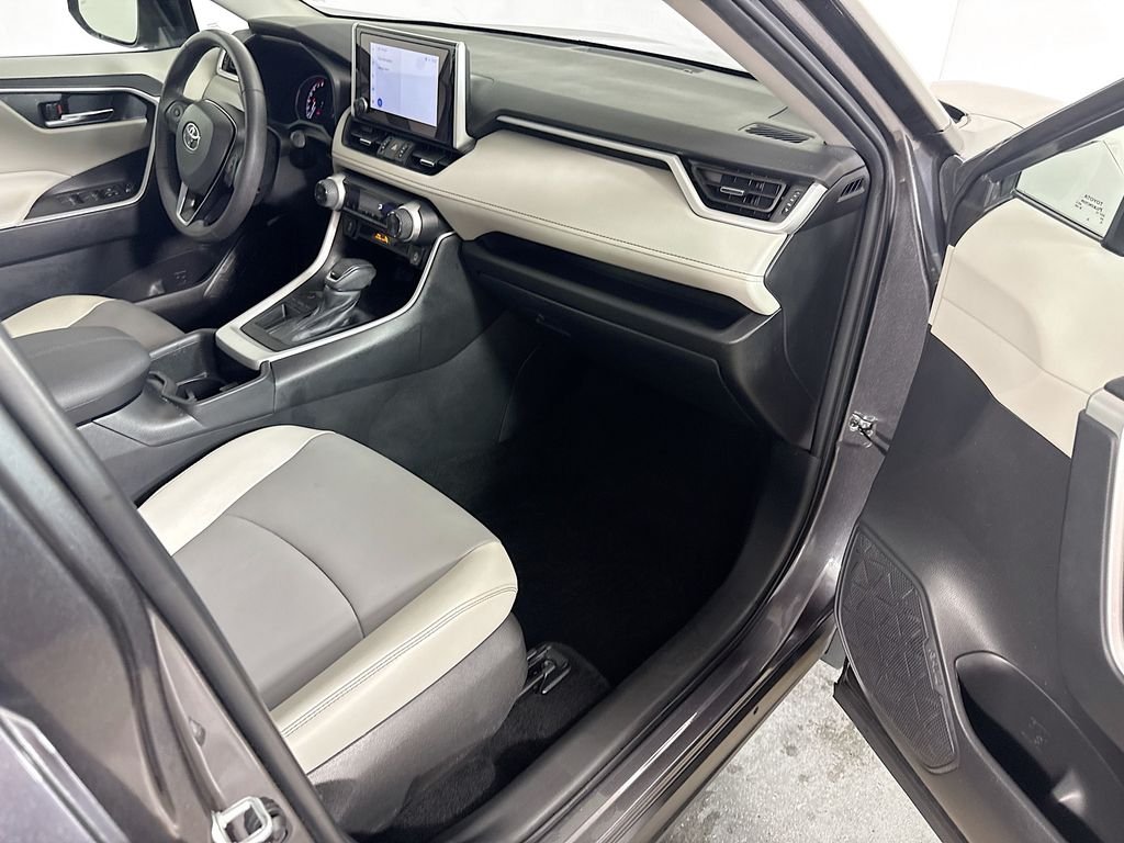 Used 2024 Magnetic Gray Metallic Toyota XLE Premium image 26
