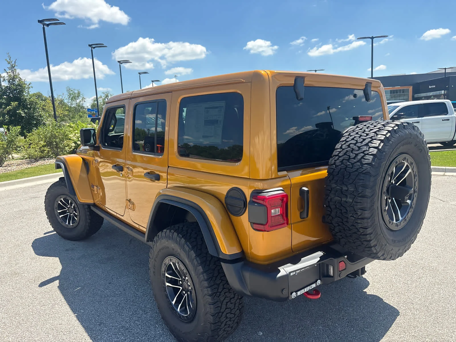 New 2026 Goldilocks Exterior Paint Jeep Rubicon X image 8