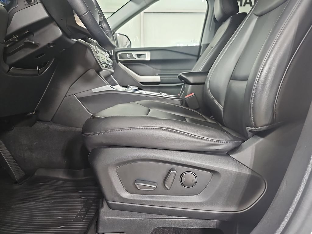 Used 2023 White Ford XLT image 35