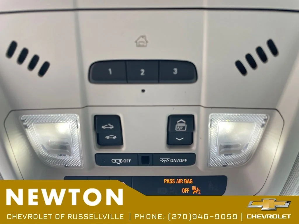 Used 2022 White Frost GMC Denali image 18