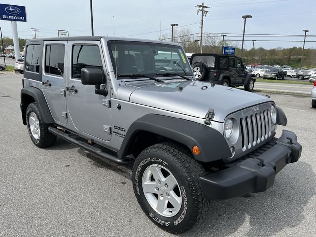 Used 2015 Silver Jeep Unlimited Sport image 11