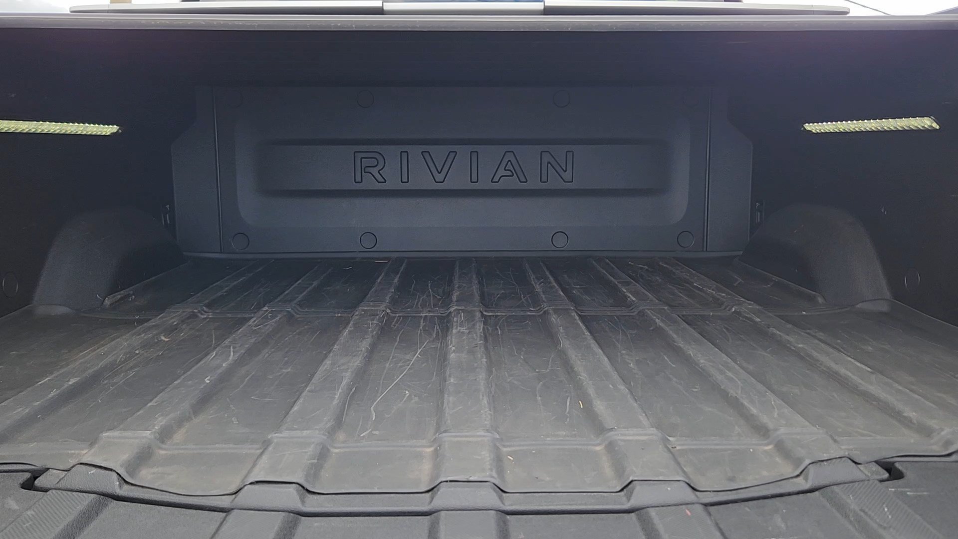 Used 2025 LA Silver Rivian Premium image 22