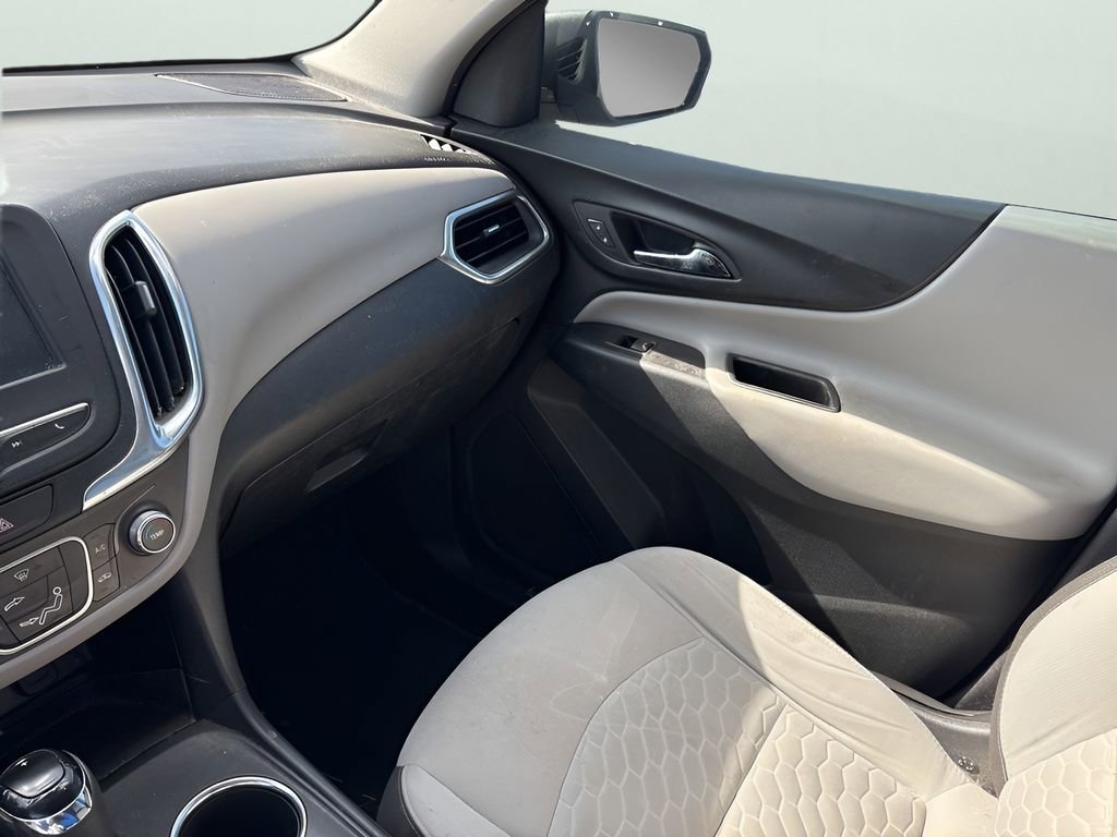 Used 2018 SILVER ICE METALLIC Chevrolet LS image 9