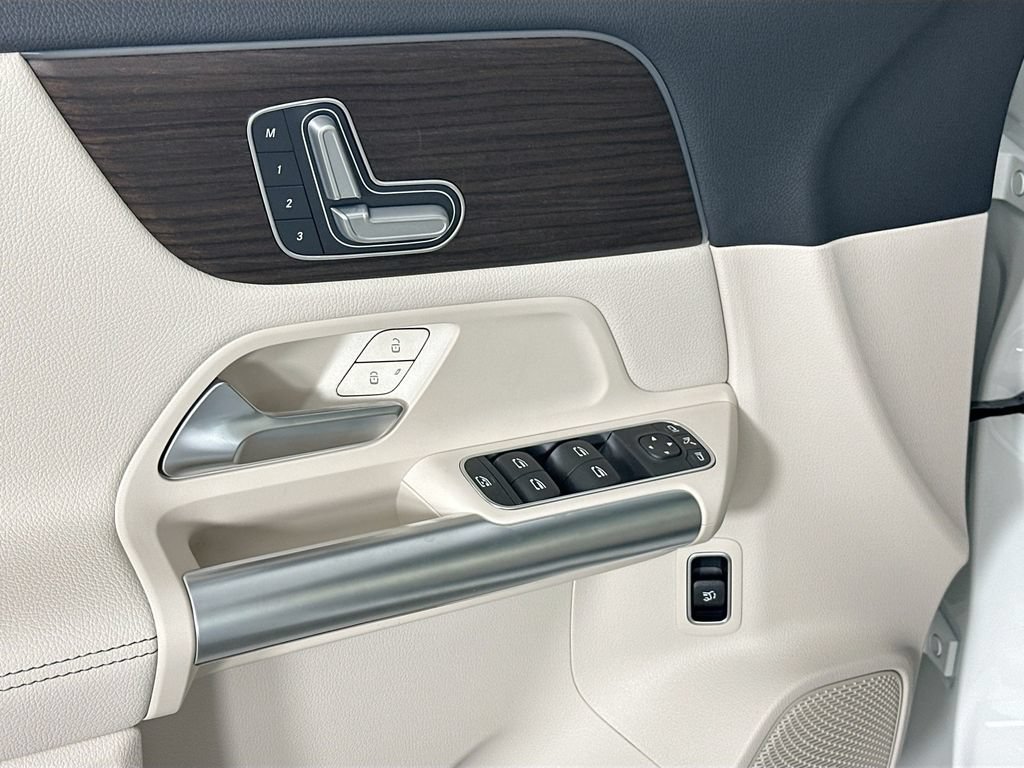 New 2026 Polar White Mercedes-Benz GLA 250 image 48