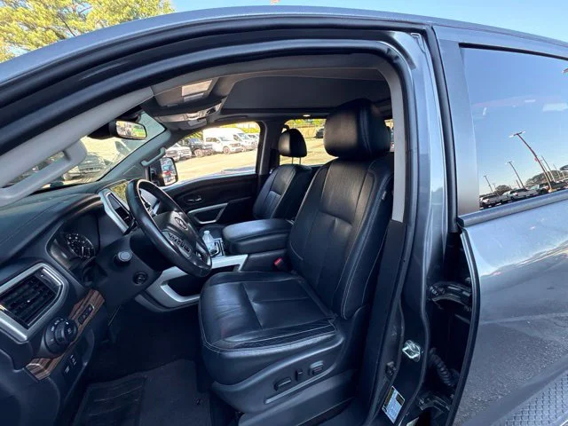 Used 2020 Gun Metallic Nissan SL image 7