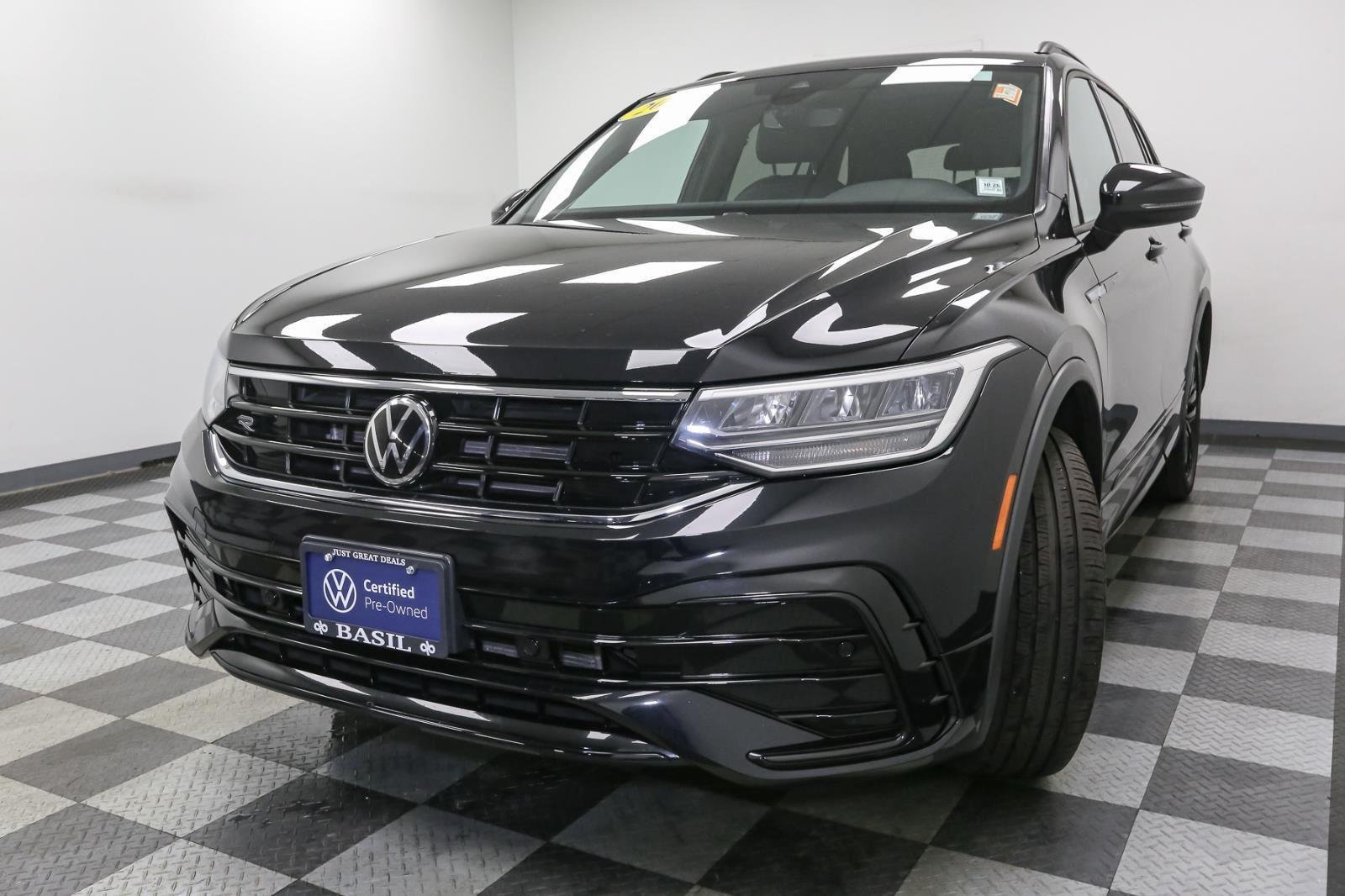 2022 Volkswagen Tiguan SE R-Line Black photo 4