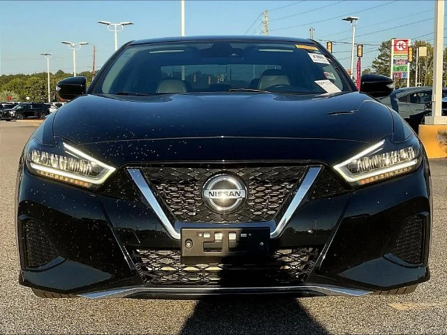 Used 2021 Black Nissan SV image 2