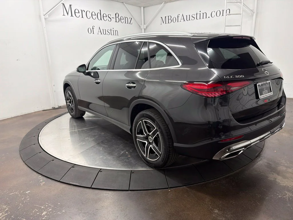 New 2027 Gray Mercedes-Benz GLC 300 image 5