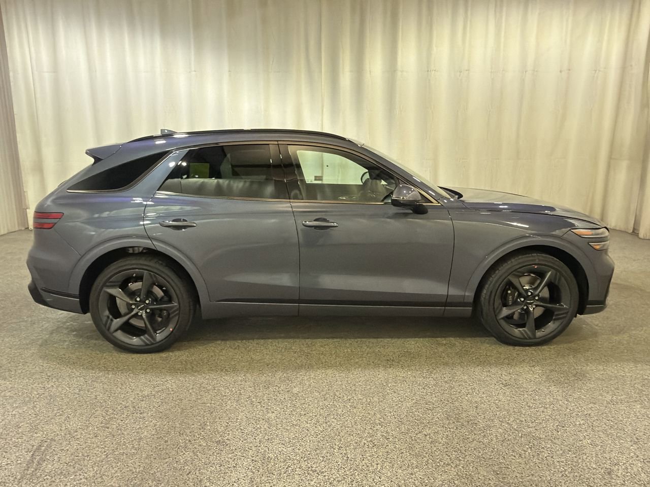 New 2026 Ceres Blue Genesis 2.5T SPORT PRESTIGE image 5