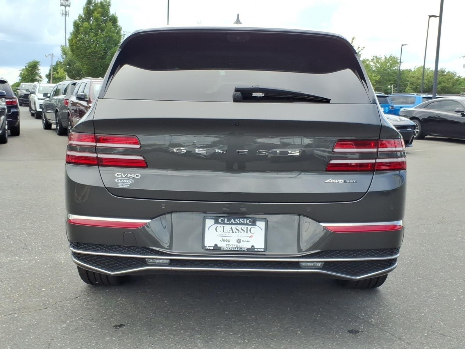 Used 2025  GENESIS  image 17